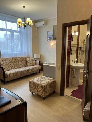 Гостиница Высотник Челябинск Номер-студия с диваном-кроватью-9