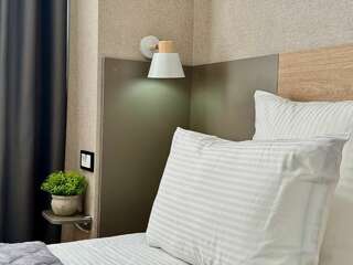 Гостиница Высотник Челябинск Стандартный двухместный номер с 1 кроватью или 2 отдельными кроватями-3